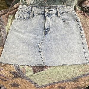 Old Navy blue Jean skirt size 10